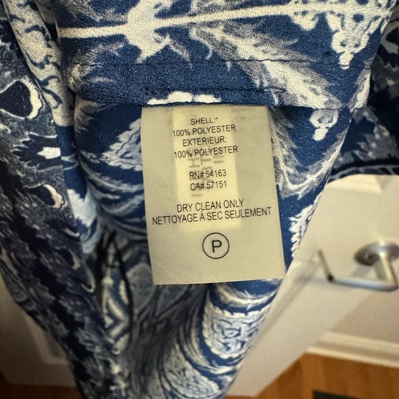 Ivanka Trump - Navy Blue and White Patterned Top - Size XS/TP - Picture 6 of 6